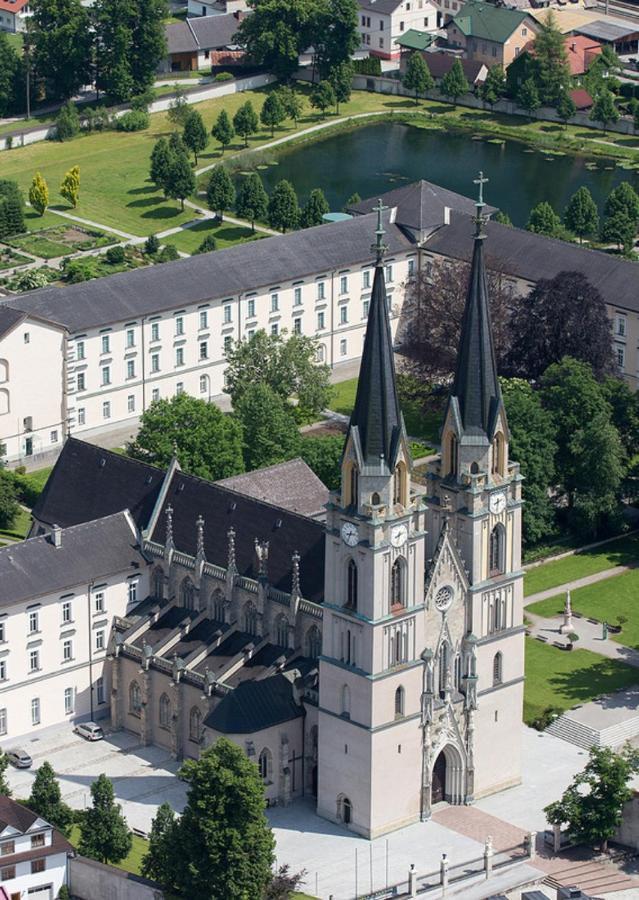 Hotel Die Traube Admont Exteriér fotografie